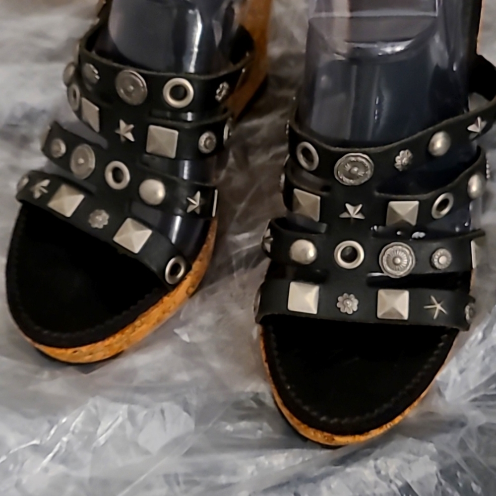 Report Platform Sandals